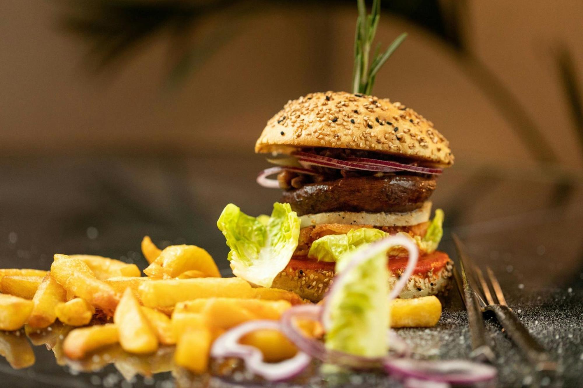 Sapphire House Antwerp, Autograph Collection Hotel Exterior photo A vegetarian burger