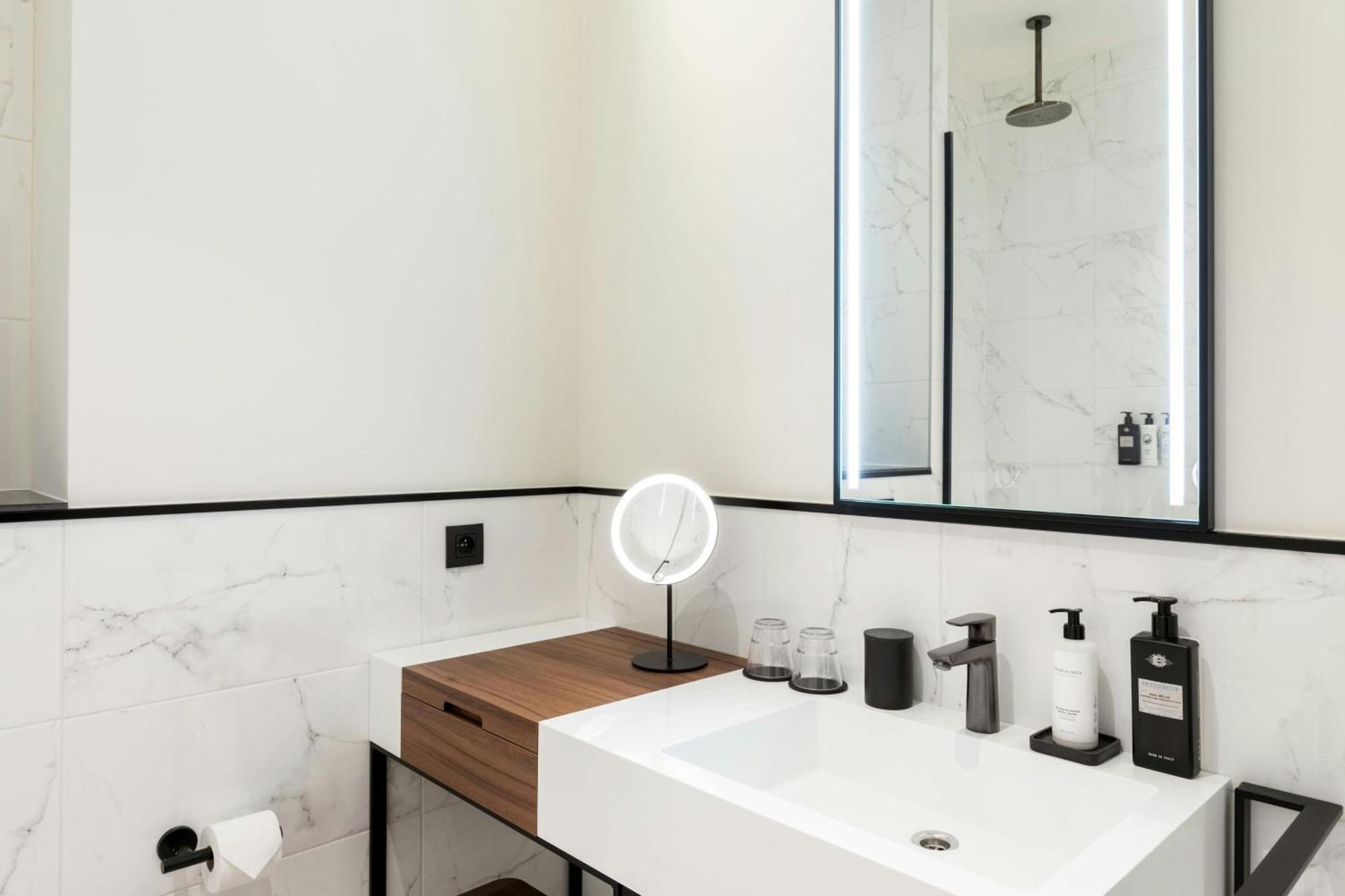 Sapphire House Antwerp, Autograph Collection Hotel Exterior photo Bathroom