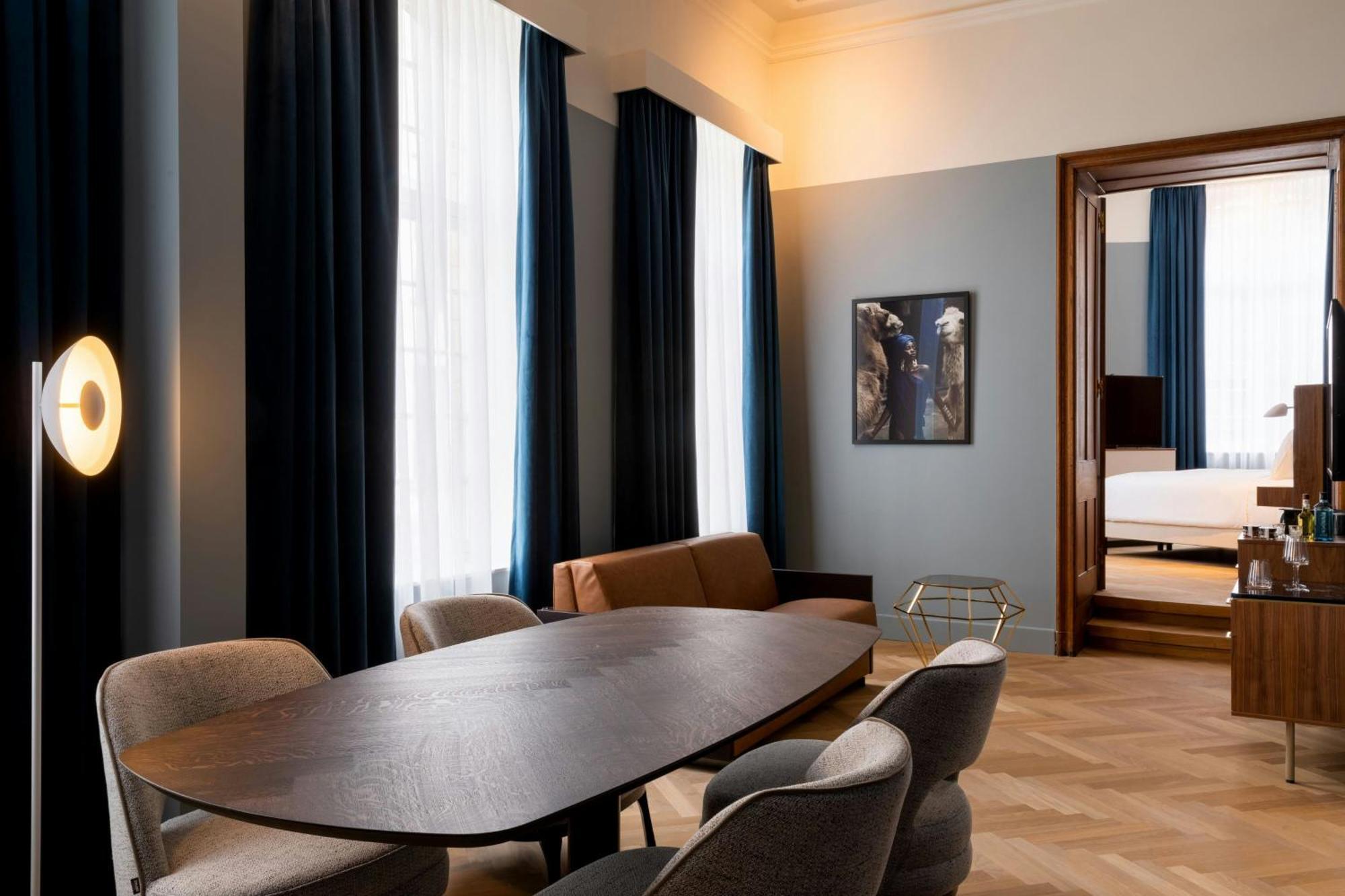 Sapphire House Antwerp, Autograph Collection Hotel Exterior photo The interior of a suite at the hotel