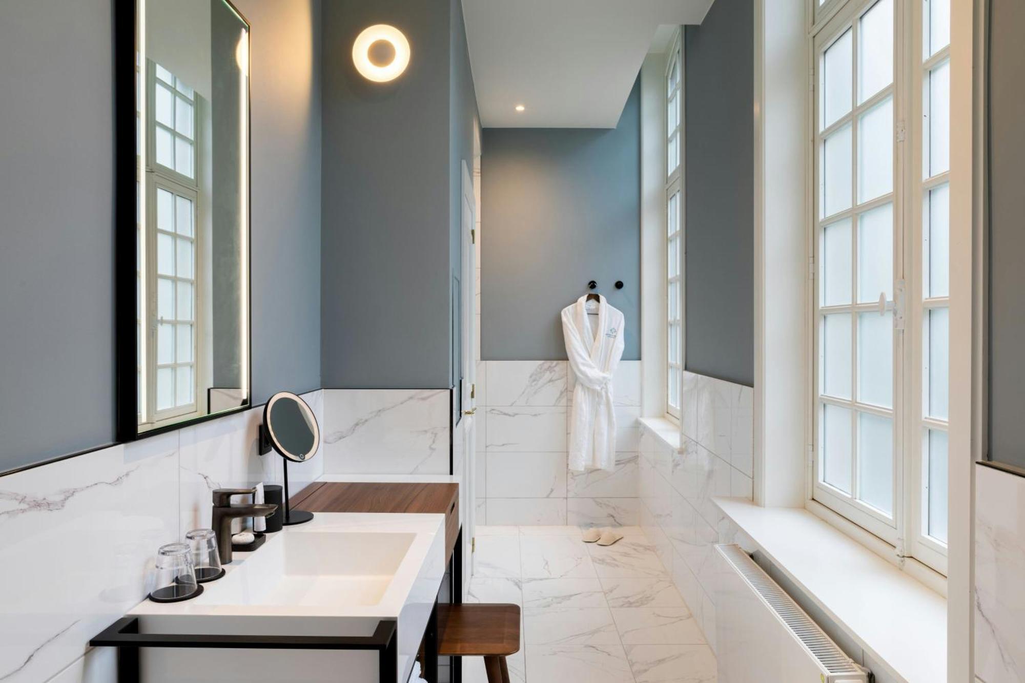 Sapphire House Antwerp, Autograph Collection Hotel Exterior photo Bathroom