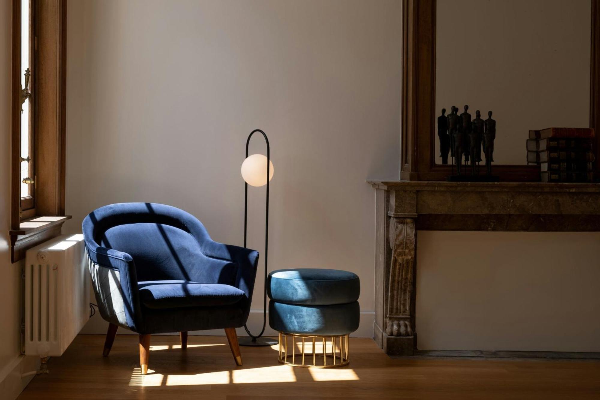 Sapphire House Antwerp, Autograph Collection Hotel Exterior photo Floor lamp